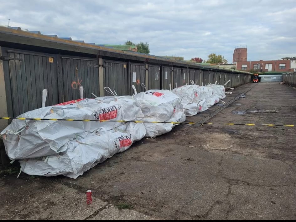 Asbestverwijdering realisatie 4 — Renibo Bouw